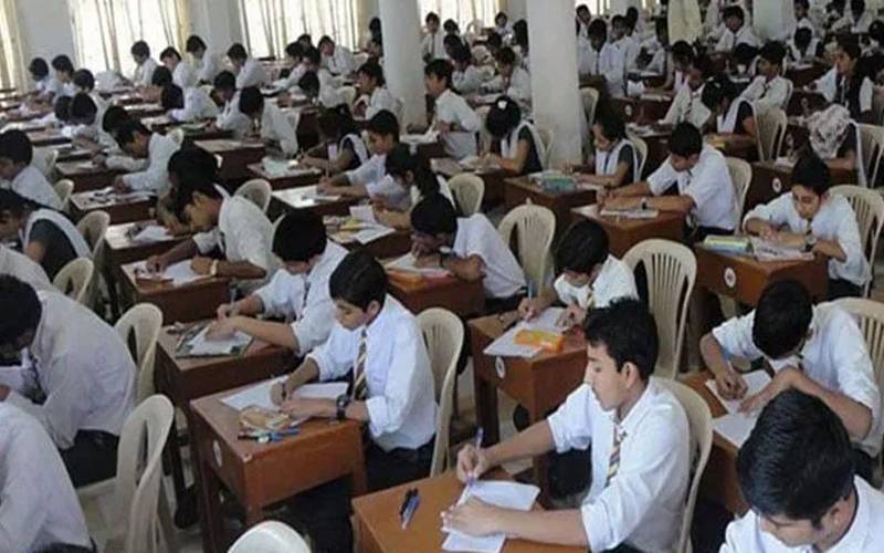 سیلاب؛ پنجاب کے تمام تعلیمی بورڈز میں میٹرک کے دوسرے سالانہ امتحانات ملتوی 