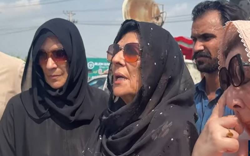 علیمہ خان پر انڈہ پھینکنے والی خواتین کون تھیں ؟ بڑا انکشاف سامنے آگیا