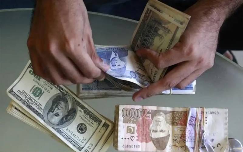  زرمبادلہ مارکیٹوں میں روپے کے مقابلے میں ڈالر کمزور