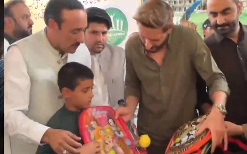 باجوڑ، شاہدی آفریدی کا متاثرین کیلئے 20 لاکھ روپے امداد کا اعلان 