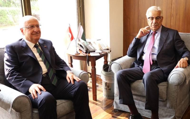  وزیر دفاع خواجہ آصف سے ترک ہم منصب کی ملاقات، دفاعی تعلقات پر تبادلہ خیال