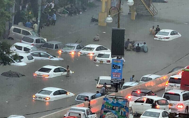طوفانی بارش، کراچی میں اربن فلڈنگ کے مناظر ، پانی گھروں میں داخل