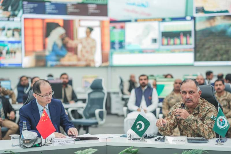 چینی ناظم الامور کا نیشنل ایمر جنسیز آپریشن سینٹر کا دورہ ،شعبہ کو بہترین قرار دیدیا
