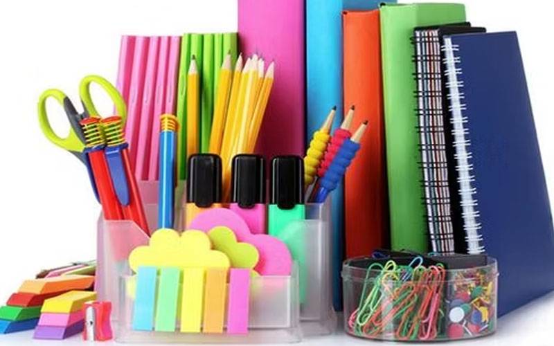 والدین کیلئے بڑی خوشخبری’’پلاسٹک دو کتابیں کاپیاں اور اسٹیشنری مفت لو‘‘