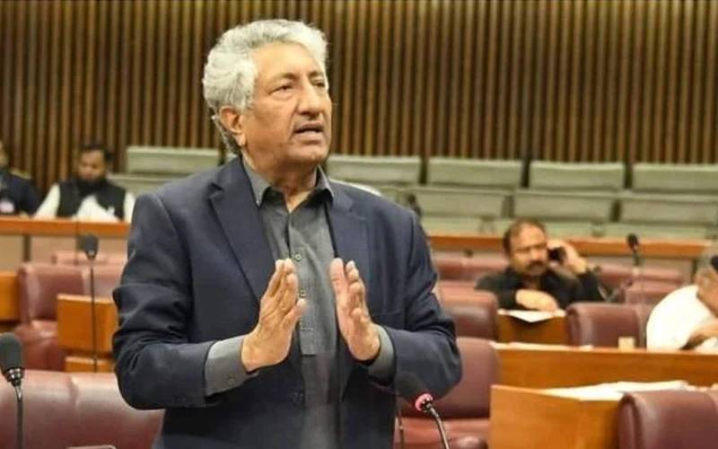  پنجاب کے بیراجوں پر پانی کی سطح کم ہورہی ہے:وفاقی وزیر معین وٹو