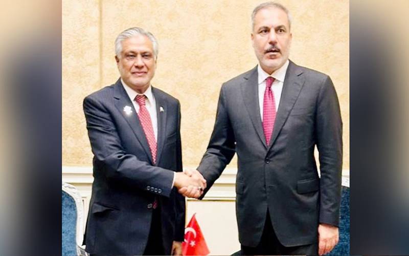 اسحاق ڈار کی ترک ہم منصب سے ملاقات، قطر پر اسرائیل کے بلاجواز حملوں کی مذمت 