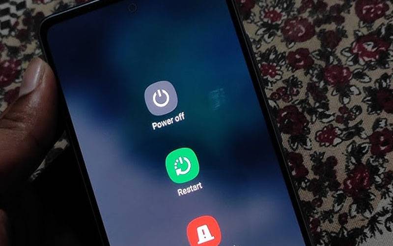  پاور بٹن کے کام نہ کرنے پر بھی اینڈرائیڈ فون کو ری سٹارٹ کرنے کا طریقہ 