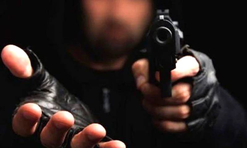 تربت:سیکیورٹی کمپنی کی کیش وین سے 22 کروڑ سے زائد لوٹ لیے گئے