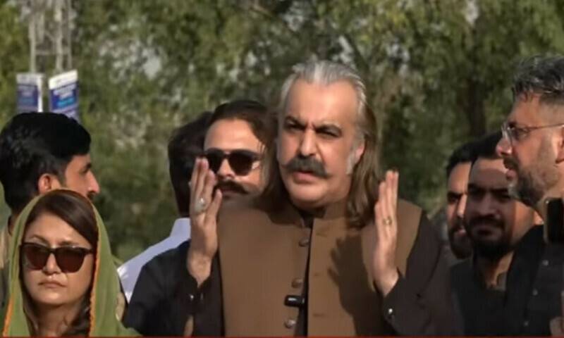  وفاقی وزراءکے جنازوں پر بیانات بہت گھٹیا حرکت ہے،میں شہید میجر عدنان کے گھر جاؤں گا، گنڈا پور  