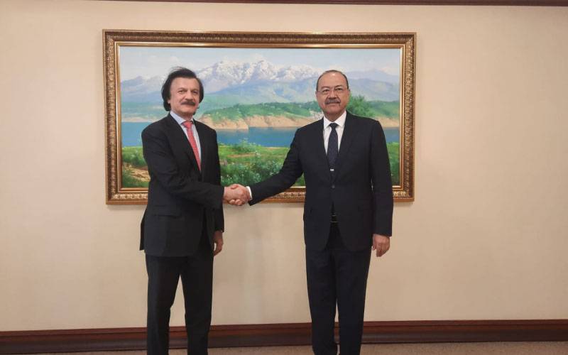 معاون خصوصی وزیر اعظم ہارون اختر کی ازبک وزیر اعظم سے ملاقات، بینکنگ اورتجارت پرگفتگو