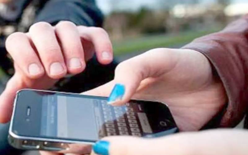 موبائل فون چوری کرکے بھاگنے والاشخص کرنٹ لگنے سے چل بسا
