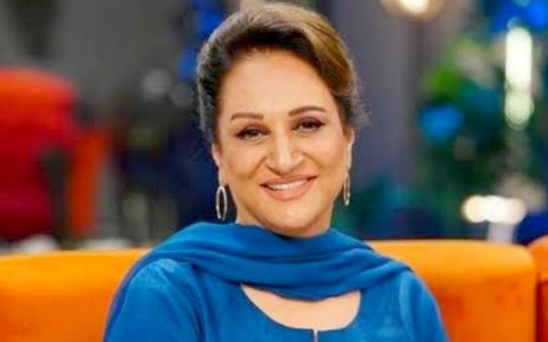 سیلاب متاثرین کو’’گھر کا گند‘‘ اٹھا کر دینے والوں پر بشریٰ انصاری کی کڑی تنقید