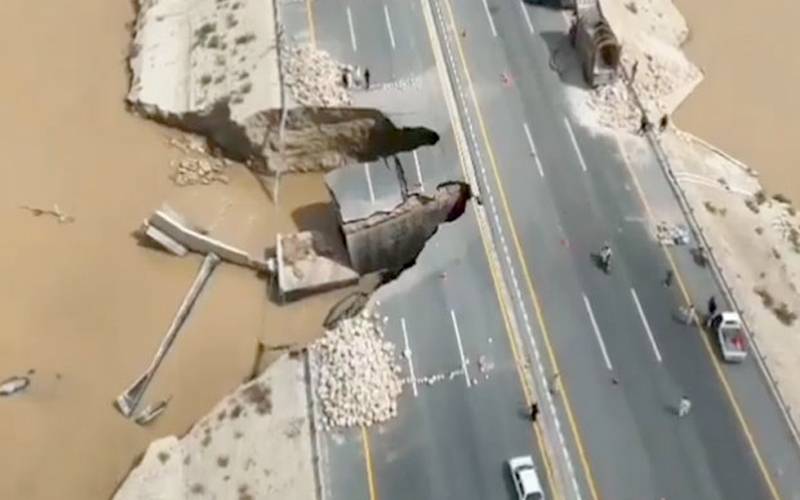  جلال پور پیروالا:موٹروے ایم 5 کا ایک اور حصہ سیلاب میں بہہ گیا