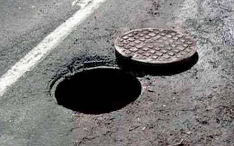  کراچی : گارڈن عثمان آباد میں مین ہول کی صفائی کے دوران 3 افراد ڈوب کر جاں بحق  