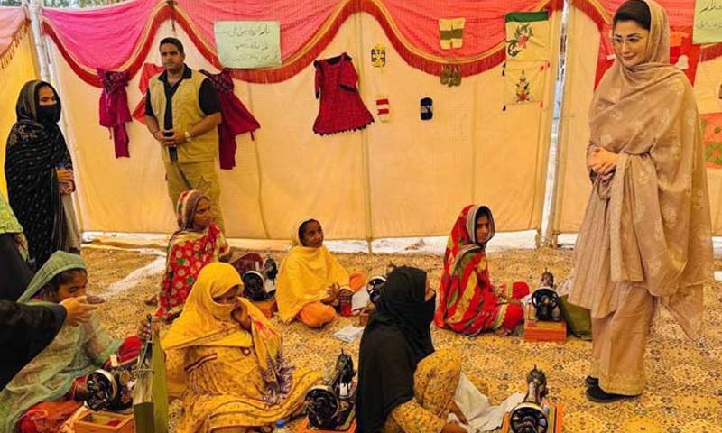 مریم نواز کی بہاولنگر میں ٹیکنِیکل ٹریننگ انسٹیٹیوٹ فلڈ ریلیف کیمپ آمد 