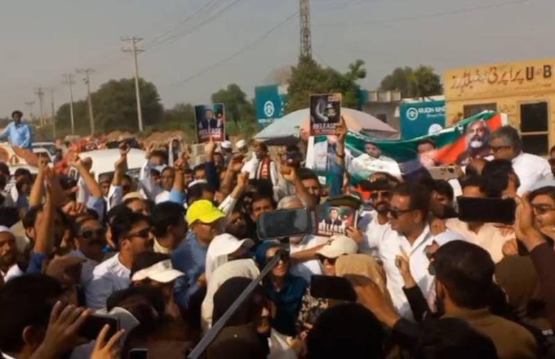  تحریک انصاف کے ارکان صوبائی اسمبلی نے داہگل ناکے پر علامتی عوامی اسمبلی لگا لی