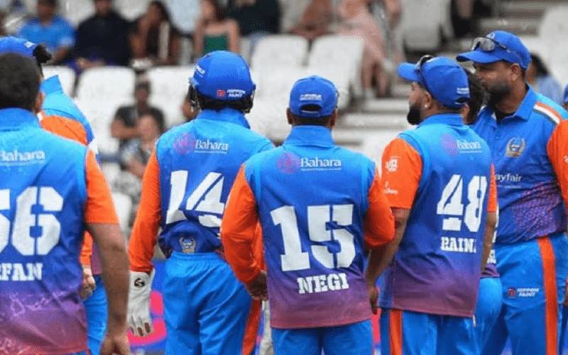 مغرور بھارتی ٹیم کو نہ نہ کرتے کرتے پاکستانی سابق کرکٹر سے ہاتھ ملانا پڑگیا
