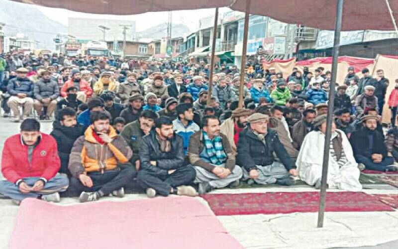  وفاقی حکومت سے معاہدہ طے، ہنزہ میں 68 روز سے جاری دھرنا ختم