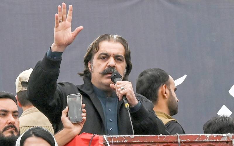 شراب برآمد کیس: علی امین گنڈا پور کے وارنٹ گرفتاری برقرار