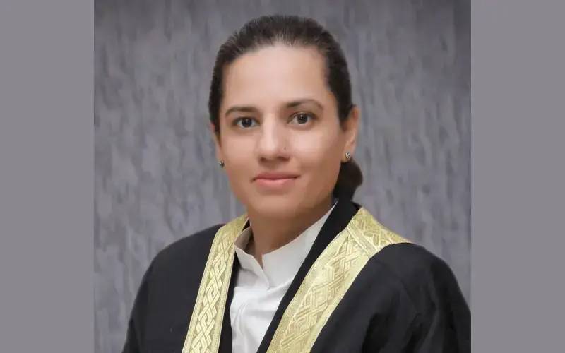 جسٹس ثمن رفعت کیخلاف سپریم کورٹ میں شکایت دائر،برطرفی کی استدعا