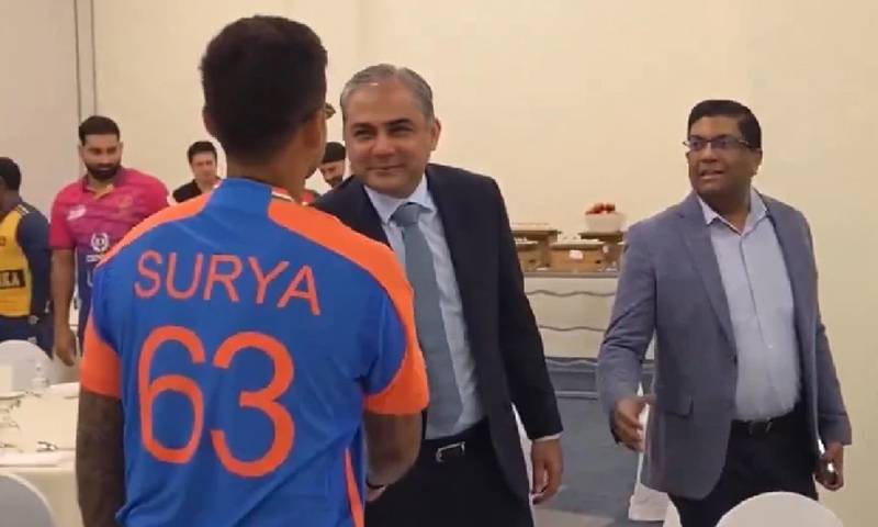 ایشیا کپ کے بعد بھی انڈیا میں ’ہینڈ شیک تنازع‘ کی گونج