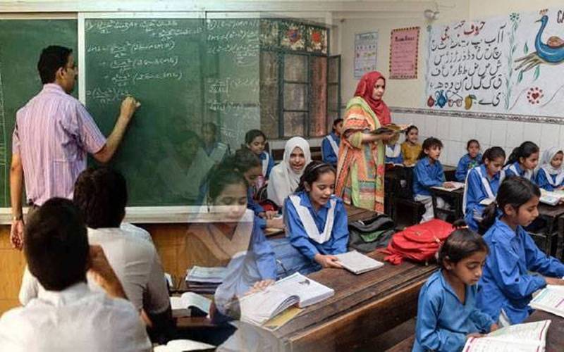 سندھ: 10 ہزار سے زائد اساتذہ کے تبادلے، 1320 بند سکول بھی کھلیں گے