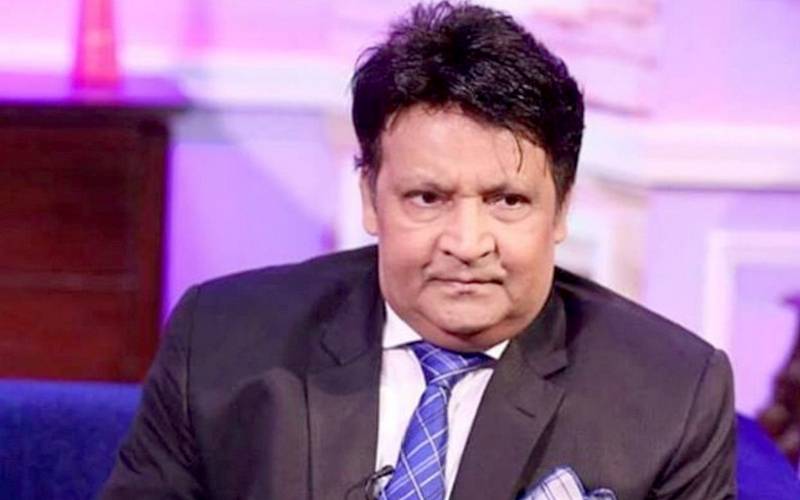 کامیڈی کنگ عمر شریف کو مداحوں سے بچھڑے 4 برس بیت گئے