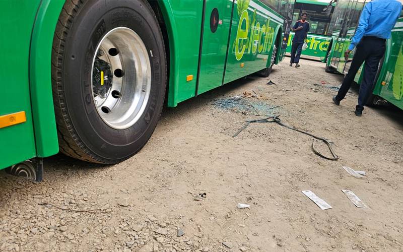 فیصل آباد؛تین روز میں 4 گرین الیکٹرک بسیں  حادثے کا شکار  