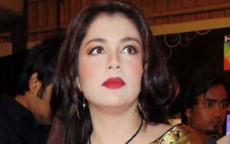 کالج میں ہر تین چار ماہ بعد کسی پر دل آجاتاتھا، اب تو تعداد بھی یاد نہیں؛ فائزہ حسن کا انکشاف