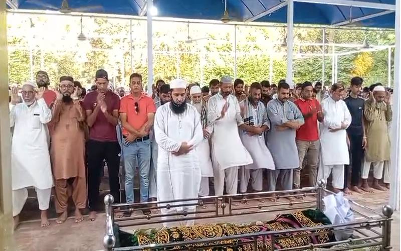 قومی ہاکی ٹیم کے گول کیپرکے والد انتقال کر گئے ،نماز جنازہ ادا 