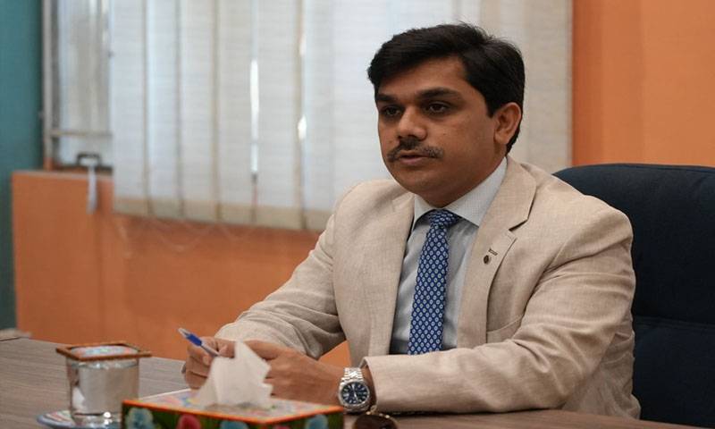 پی ٹی آئی کے 15 سے 18 اراکین قومی اسمبلی ہمارے ساتھ ہیں، حذیفہ رحمان کا دعویٰ