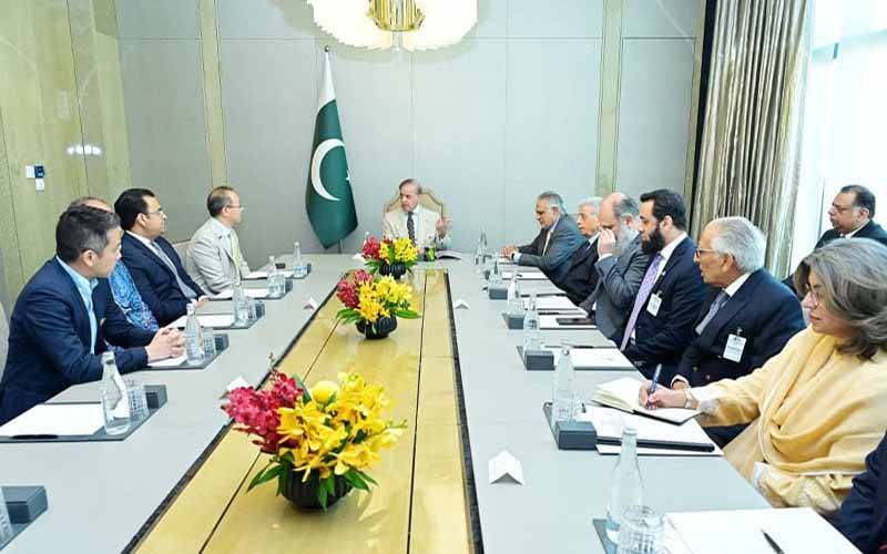 وزیراعظم سے ملائیشین بزنس گروپ کے وفد کی ملاقات،اقتصادی تعاون کے فروغ پر اتفاق   