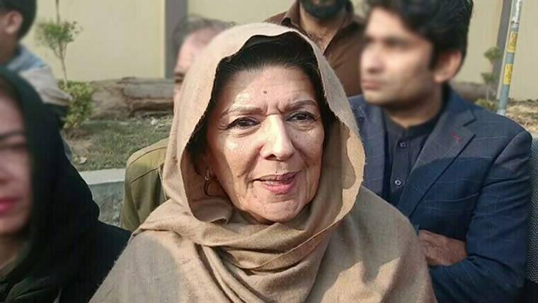 بانی کا پیغام کوئی اور دینا چاہتا ہے تو دیدے،میرے اوپر 40 مقدمات ہیں،علیمہ خان