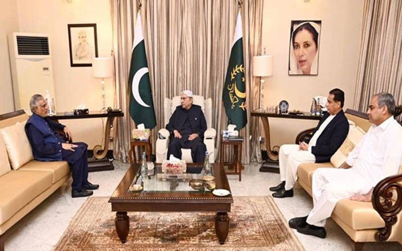 حکومتی وفد کی صدر مملکت سے ملاقات ، ن لیگ اور پی پی کو بیان بازی سے روک دیا گیا