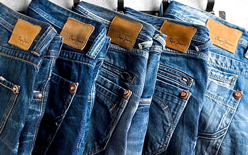 جینز کی جیبوں کے کناروں پر بٹن آخر کیوں لگائے جاتے ہیں؟ حقیقت سامنے آگئی 
