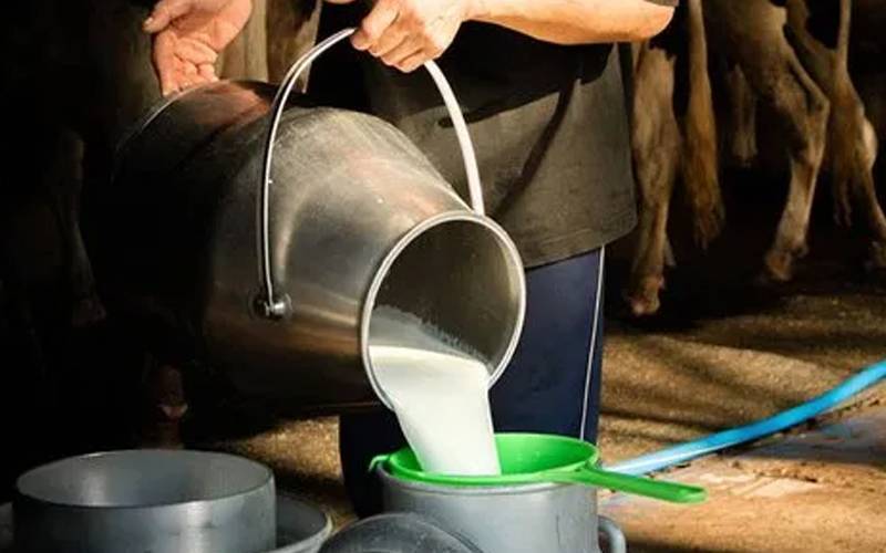 ڈیری فارمر ایسوسی ایشن کا دودھ 300 روپے فی لیٹر فروخت کرنے کا اعلان