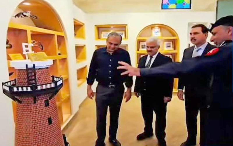 وفاقی وزیر داخلہ محسن نقوی کا پشاور میں فیڈرل کانسٹیبلری ہیڈ کوارٹر کا دورہ