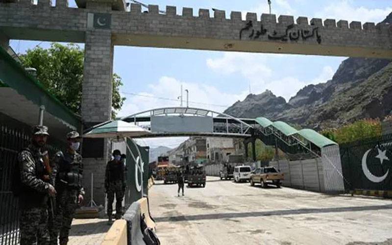 پاک افغان کشیدگی کے بعد طورخم بارڈر ہر قسم کی آمد و رفت کیلئے بند