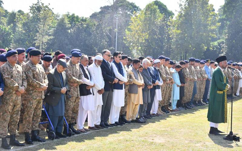 ملک کے دفاع میں شہید ہونیوالے 12 جوانوں کی نماز جنازہ راولپنڈی میں ادا