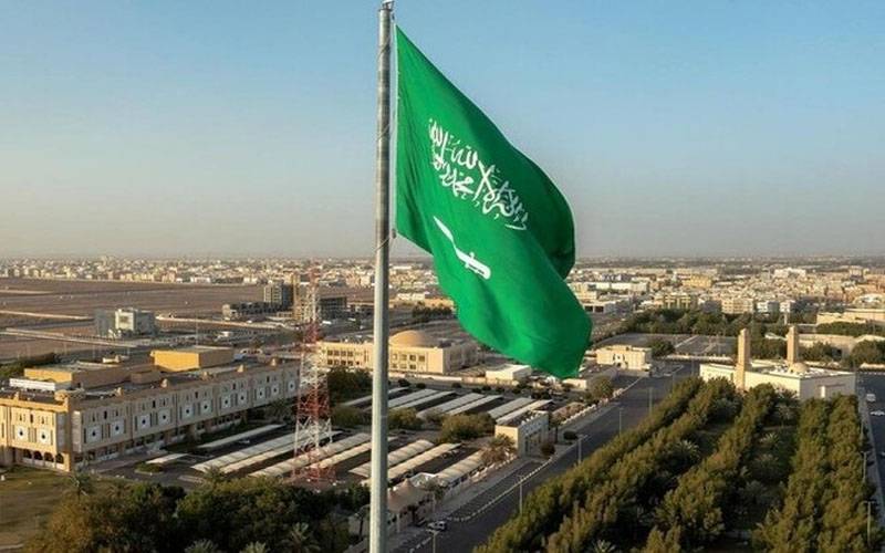 کفیل کی شرط ختم! سعودی عرب میں مستقل رہائش حاصل کرنے کا نیا قانون نافذ