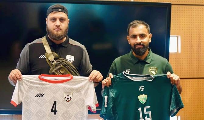 پاکستان اور افغانستان آج سرحد پر نہیں گراؤنڈ میں ٹکرائیں گے