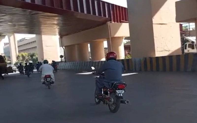 6 دنوں سے بند راستے کھول دیئے گئے، کینٹینرز بھی ہٹا دئیے 