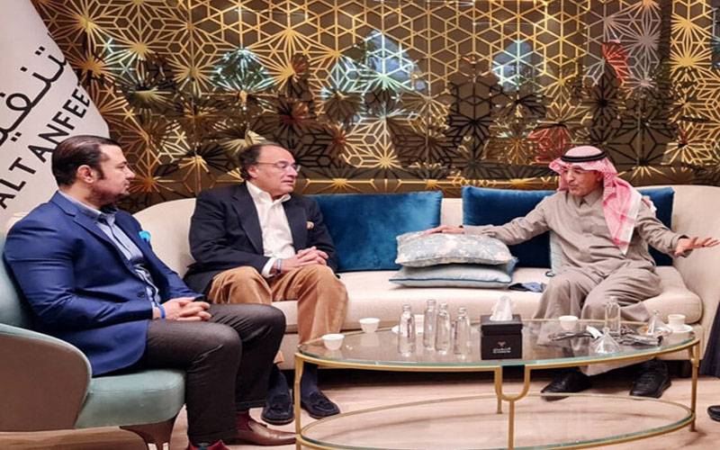وزیر خزانہ محمد اورنگزیب کی سعودی ہم منصب سے ملاقات،تجارتی تعلقات اور سرمایہ کاری پر گفتگو