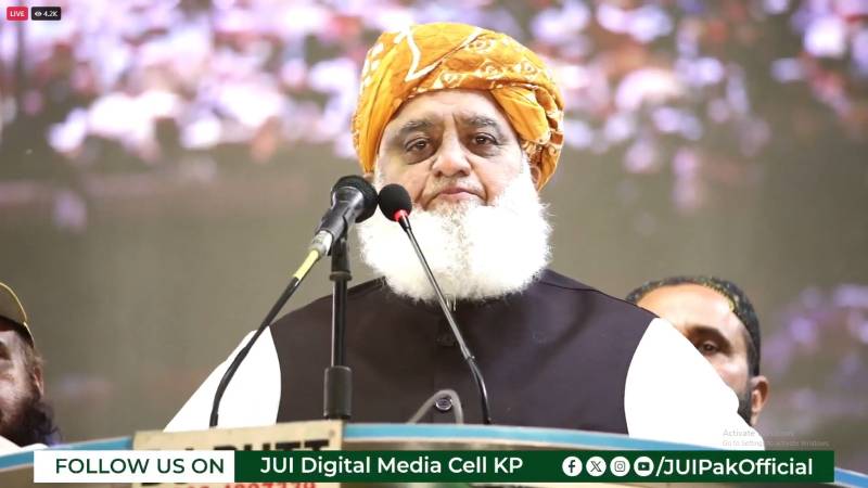  فیصلے اب پارلیمنٹ میں نہیں سڑکوں پر ہونگے، پارلیمنٹ کی حیثیت ختم ہو چکی،مولانا فضل الرحمان