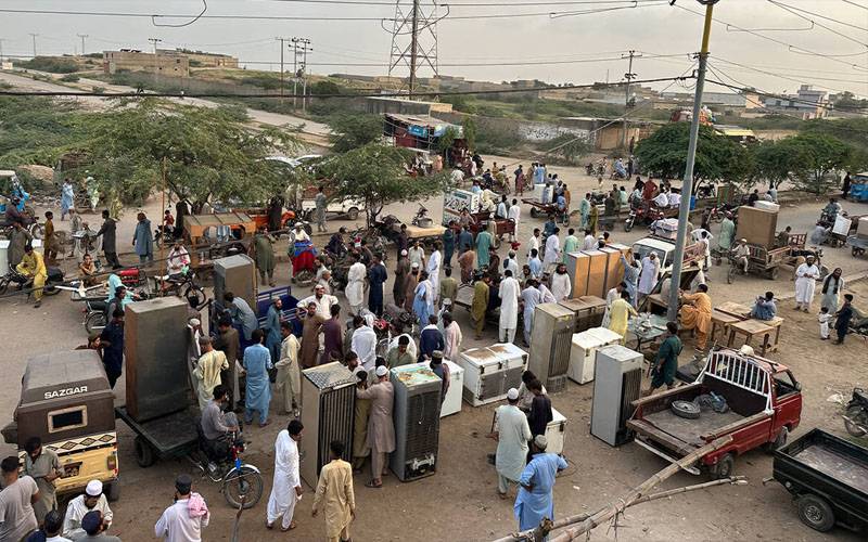 کراچی، افغان بستی کی 22 ایکڑ زمین سے قبضہ چھڑا لیا گیا