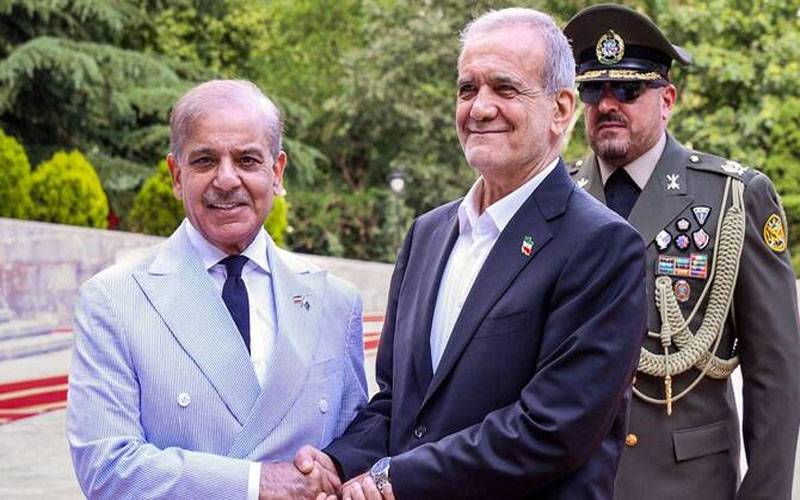پاک افغان کشیدگی کم کرنےکیلئے تمام وسائل استعمال کریں گے: ایرانی صدر