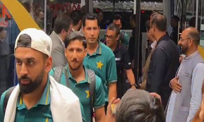 پاکستانی و جنوبی افریقی ٹیمیں لاہور سے اسلام آباد پہنچ گئیں 