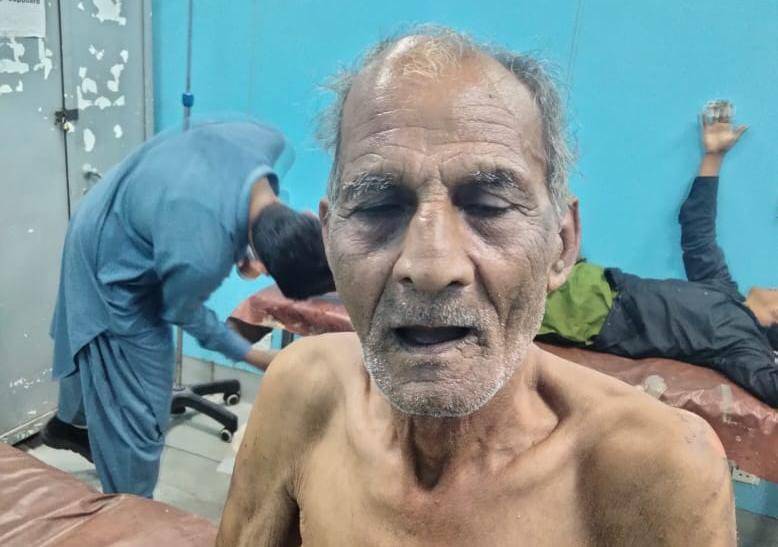 قصور:بدبخت بیٹے نے نشے کیلئے پیسے نہ ملنے پر ضعیف باپ کو آگ لگا دی،ماں پر تشدد