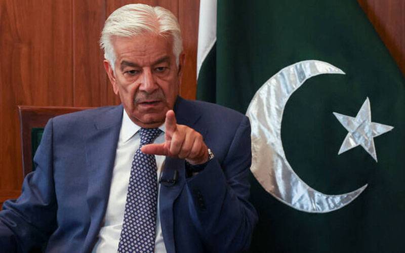 افغانستان بھی بھارت کی پراکسی بن گیا، افغانیوں کو واپس جانا ہوگا: خواجہ آصف