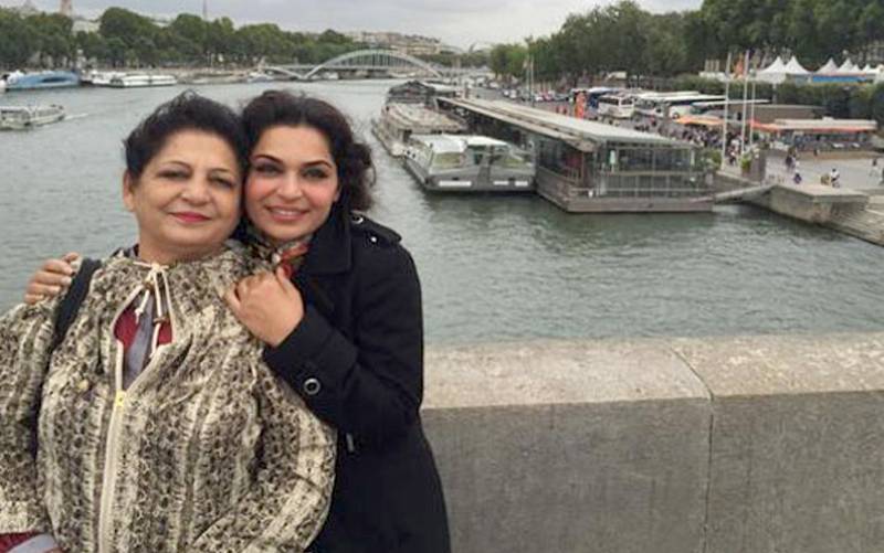 اداکارہ میرا کی والدہ شفقت زہراہ شدید علیل،دعائے صحت کی اپیل